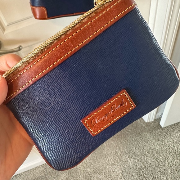 Dooney & Bourke Large Crossbody with a Matching Medium Wristlet - Picture 7 of 8